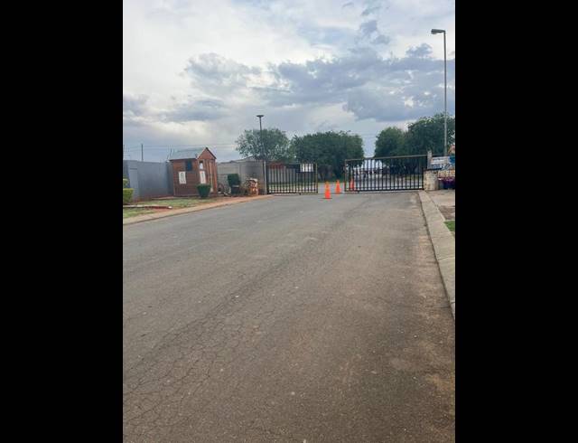 2 BEDROOM HOUSE FOR SALE IN WINDMILL PARK